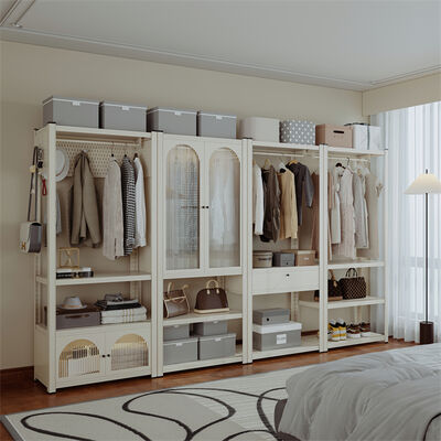 Armário de armazenamento de metal projetado para otimização de espaço com prateleiras ajustáveis, estrutura resistente e mecanismo de travamento