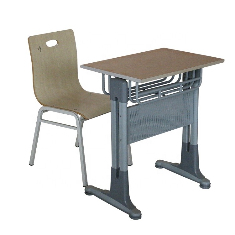 Tabela e cadeiras ajustáveis da escola primária da altura de madeira
